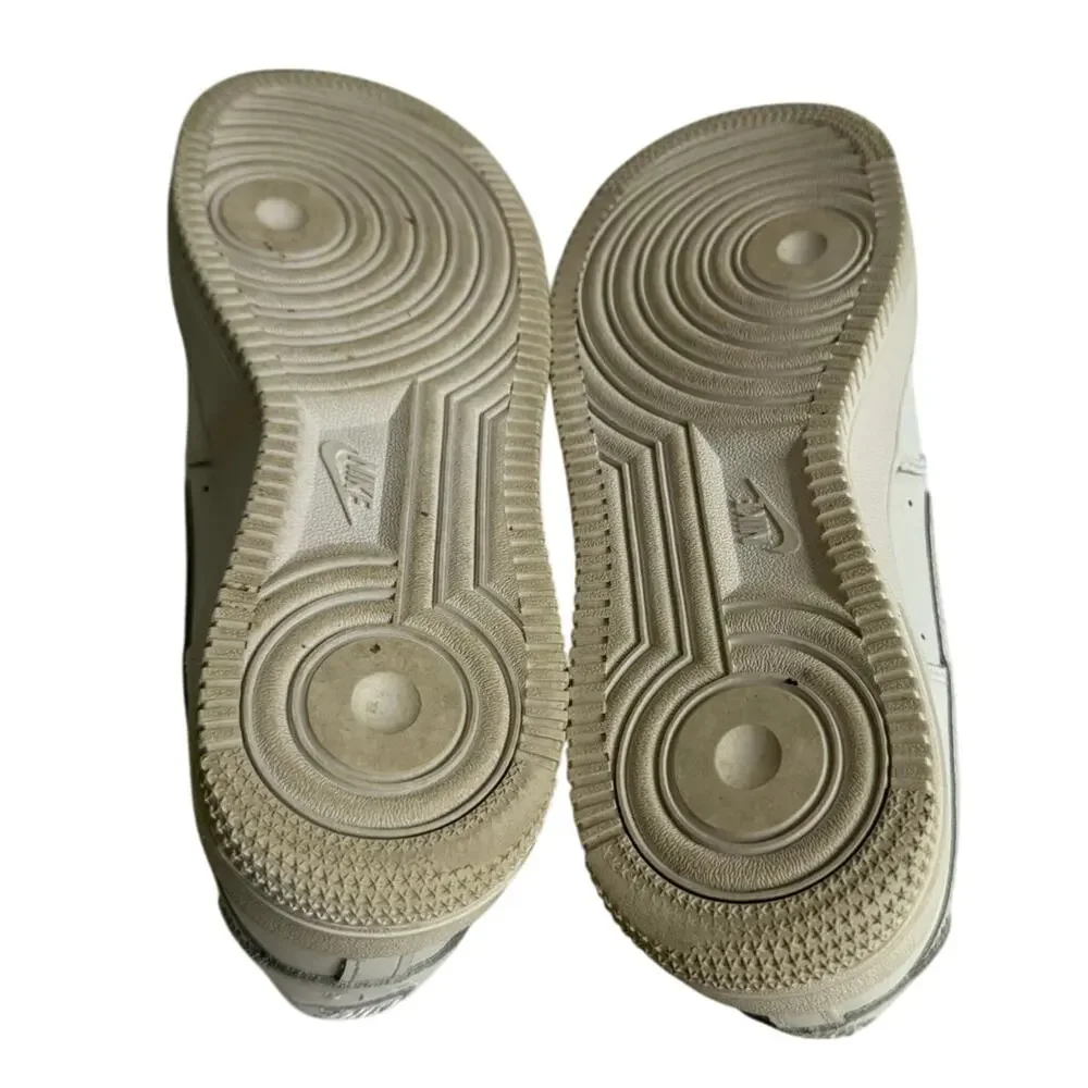 Nike Size 6Y Air Force 1 Low Top Sneakers Womens 7.5 Mens 6 Triple White - Picture 9 of 13